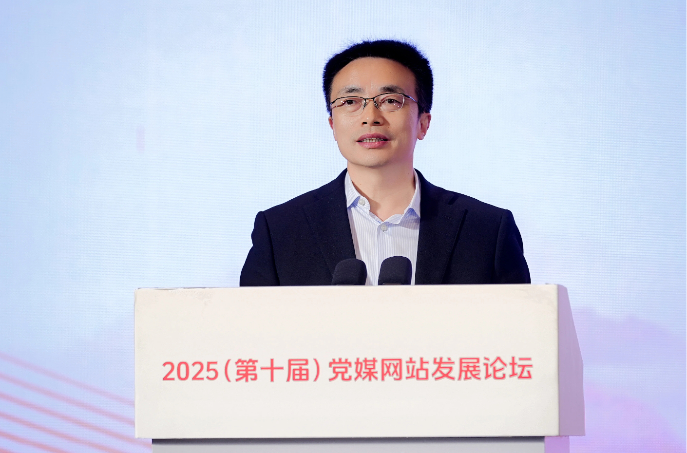 中共巴中市委書記  鮮榮生